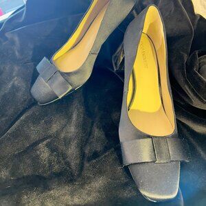 Brand New Enzo Andiolini Black Satin Pumps – Gold Block Heel, Size 8.5